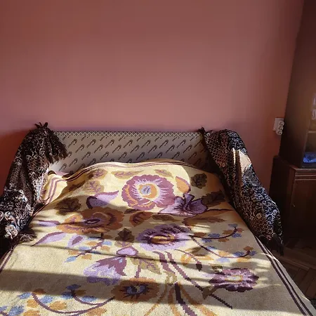 One Room In Apartment In The Park Center Area Of Кишинёв Экстерьер фото