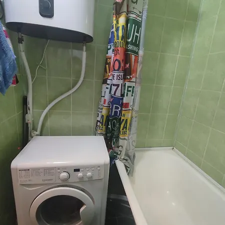 One Room In Apartment In The Park Center Area Of Кишинёв Экстерьер фото